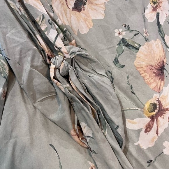 H&M sage green split tie sleeve light floral shift dress size 4 - Picture 4 of 6